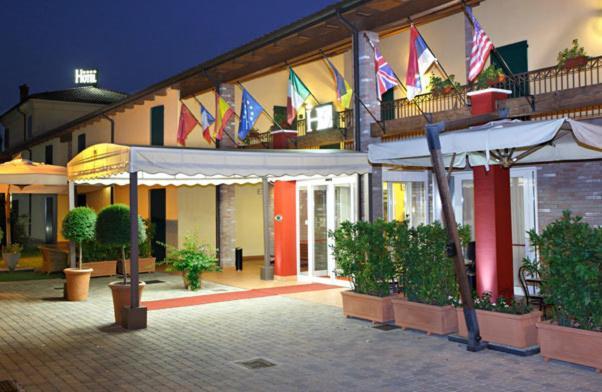 Hotel Gabarda Carpi Exterior foto